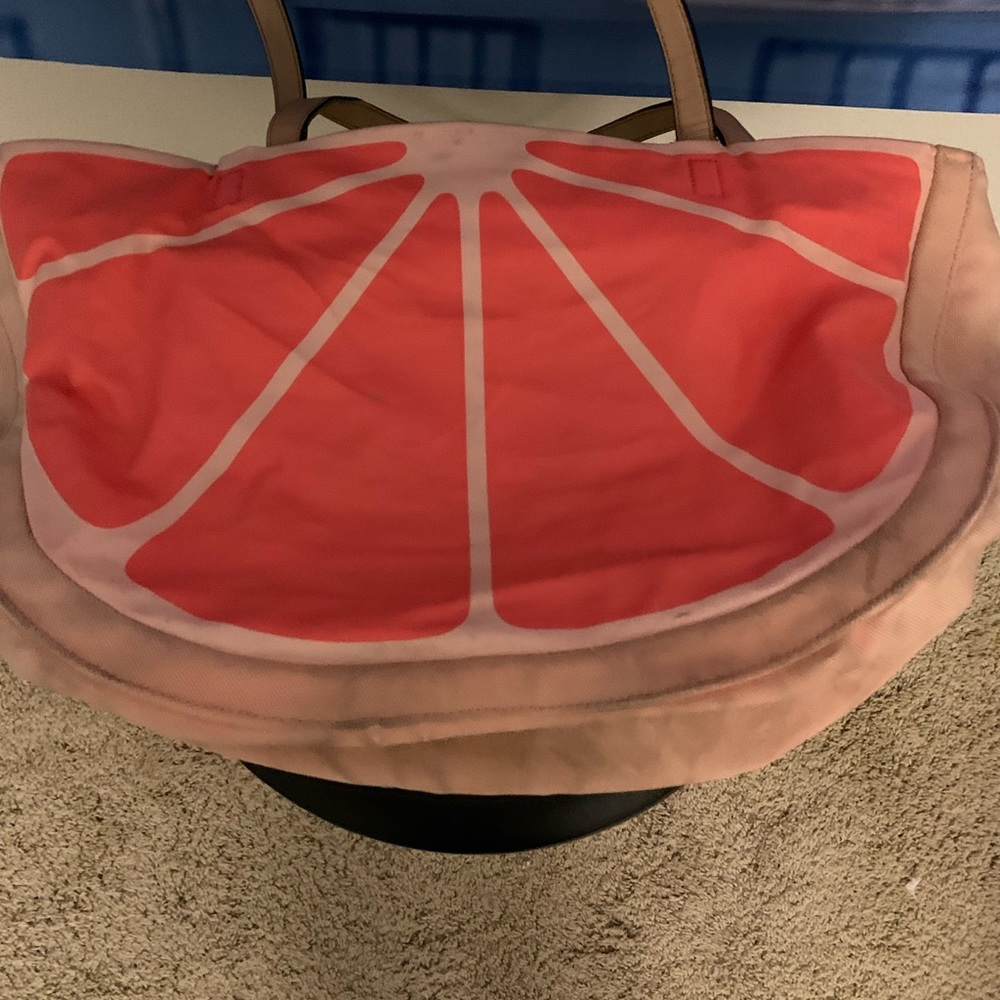✨👛Kate Spade grapefruit tote. Gift with purchase 🍑✨